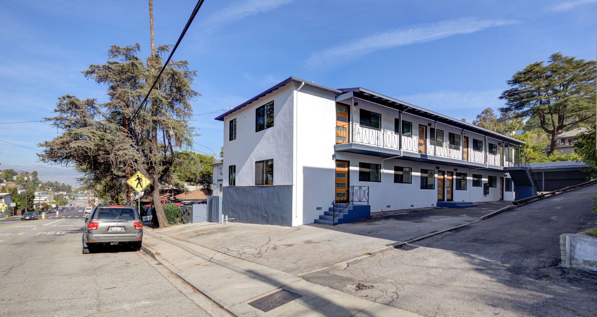 Los Angeles Apartment: 2314 Glendale Blvd