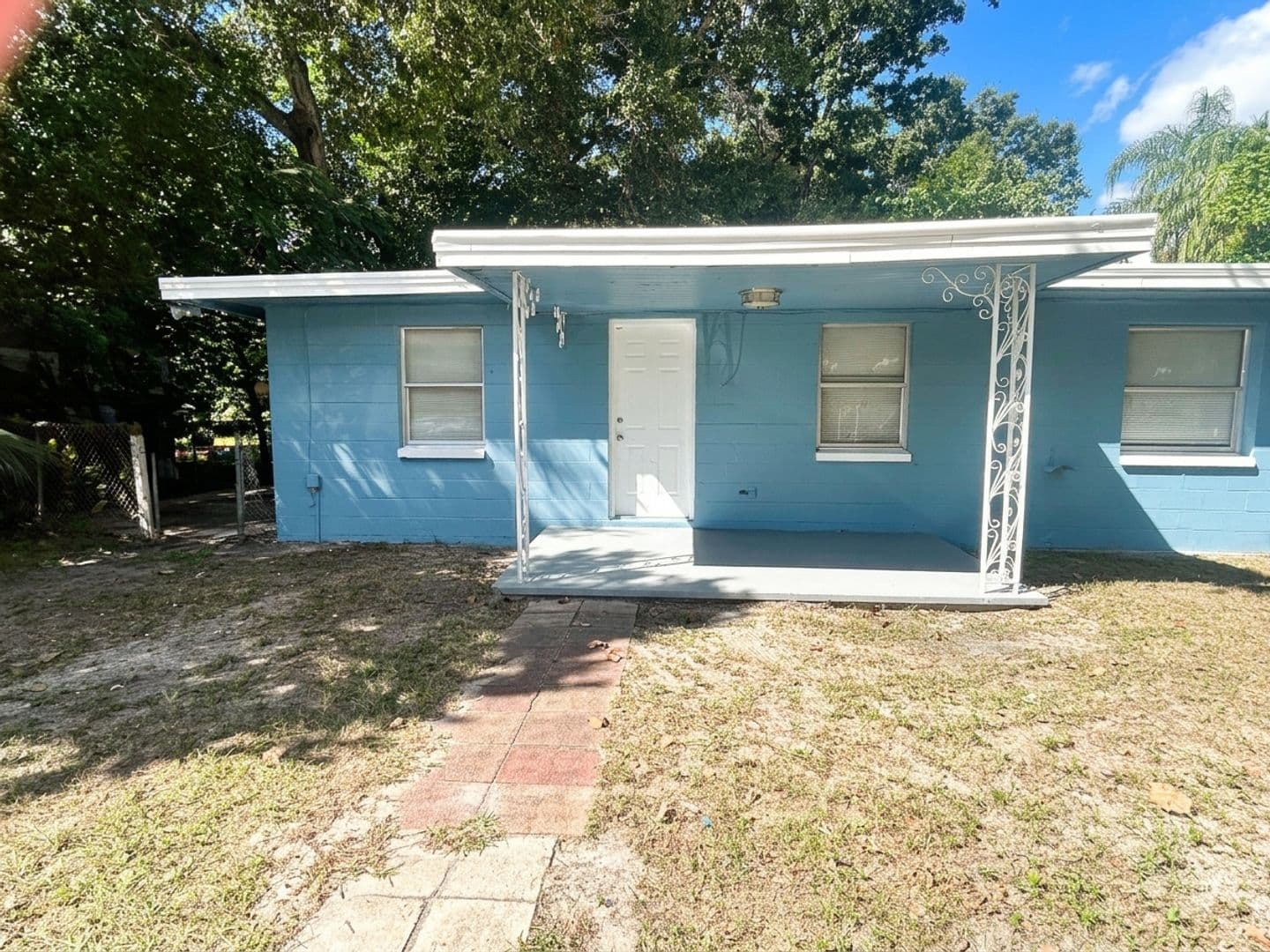 Tampa House: 10110 N Aster Ave