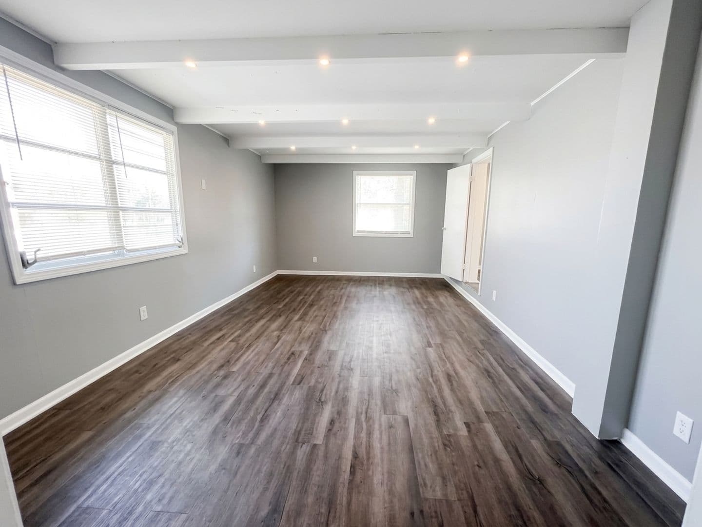 Tampa House: 10110 N Aster Ave