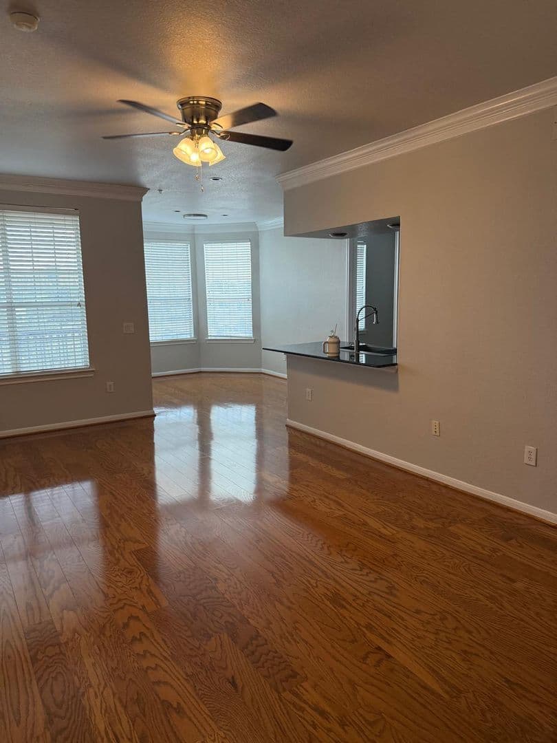 Houston House: 7575 Kirby Drive #2226