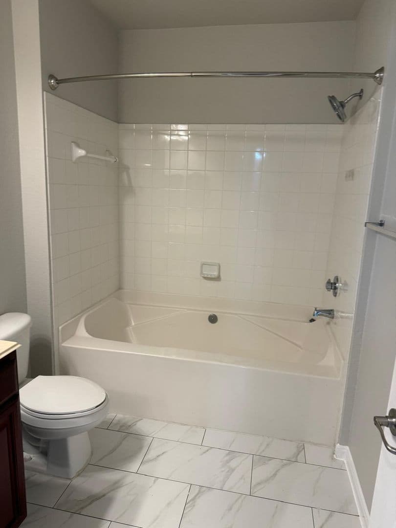 Houston House: 7575 Kirby Drive #2226