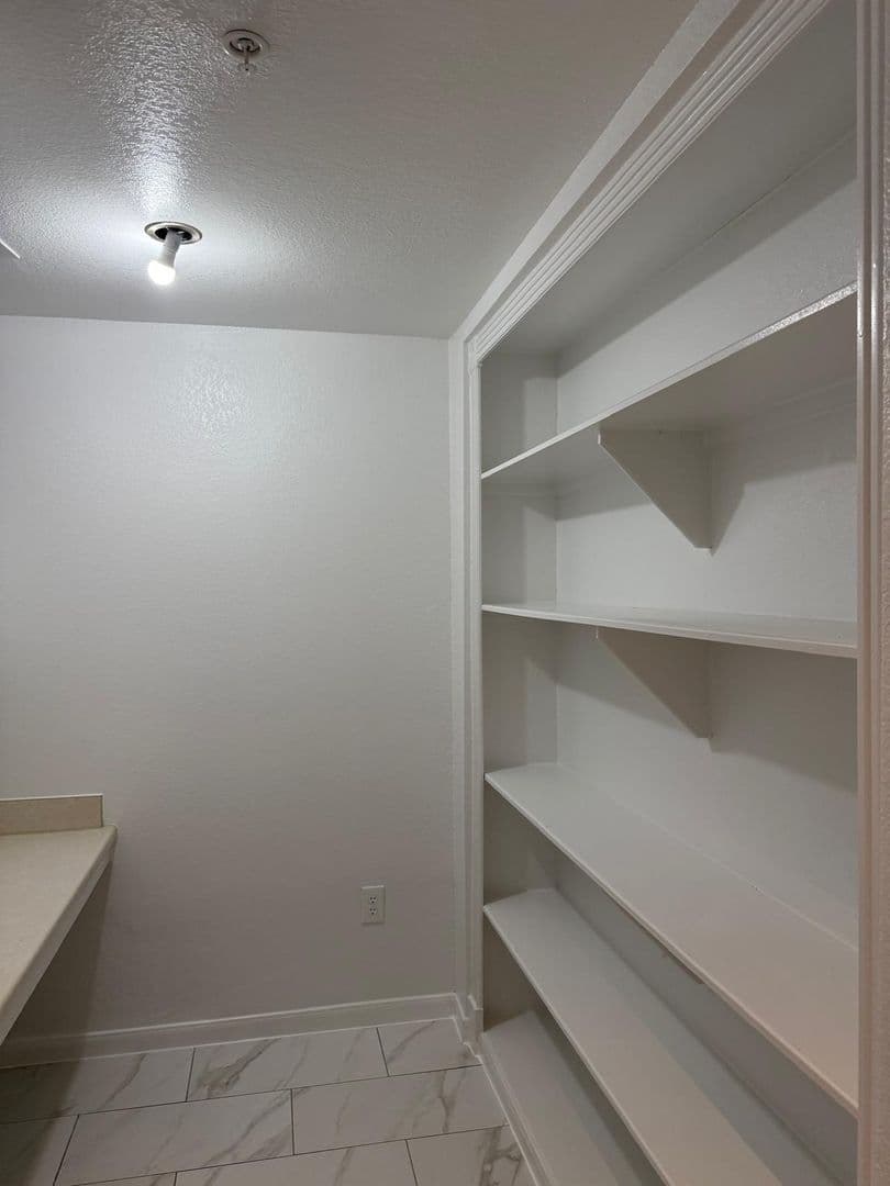 Houston House: 7575 Kirby Drive #2226