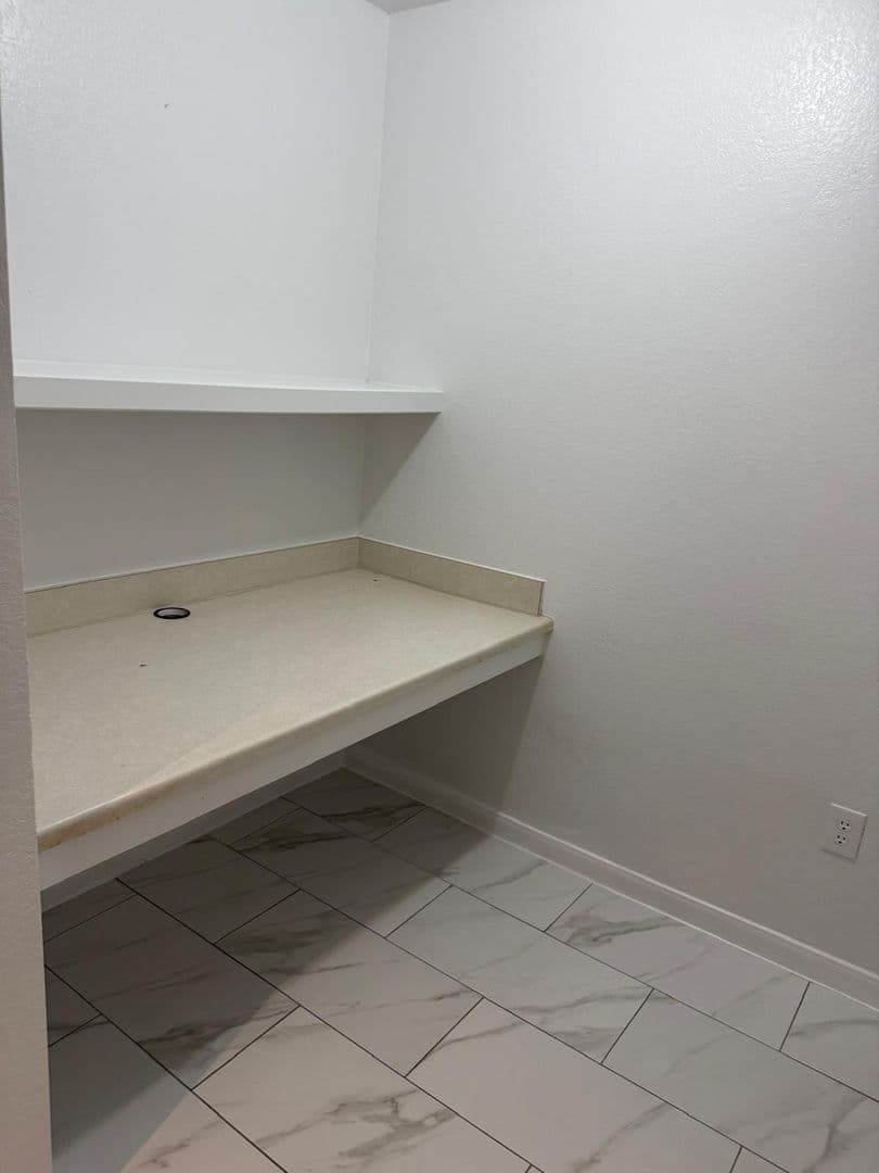 Houston House: 7575 Kirby Drive #2226