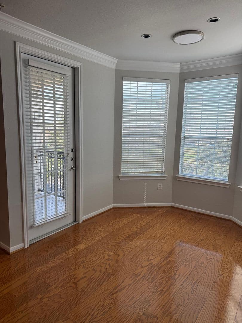 Houston House: 7575 Kirby Drive #2226