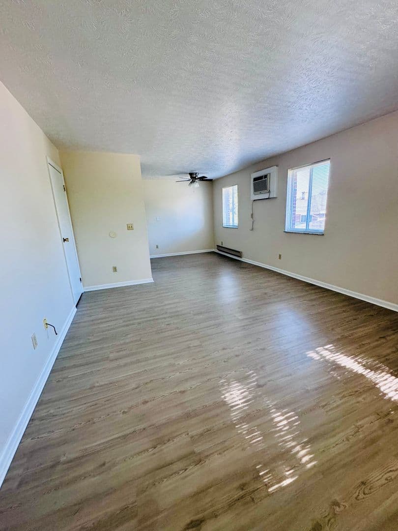 Middletown Apartment: 1408 Jackson Lane
