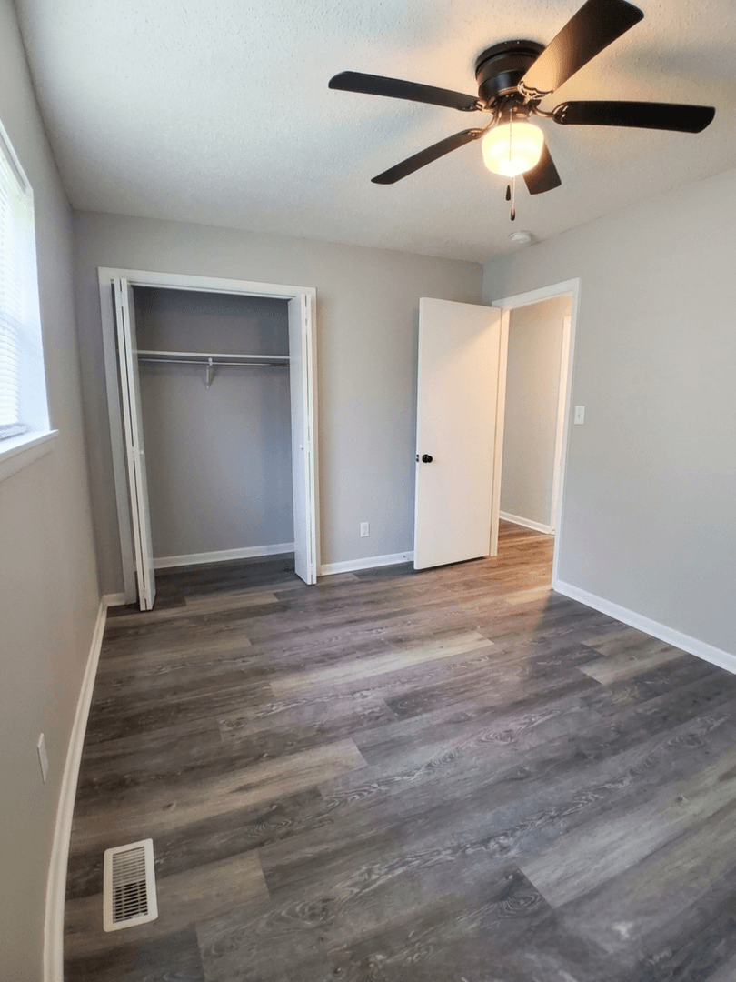 Pulaski Apartment: 1000 Garden Meadows Dr