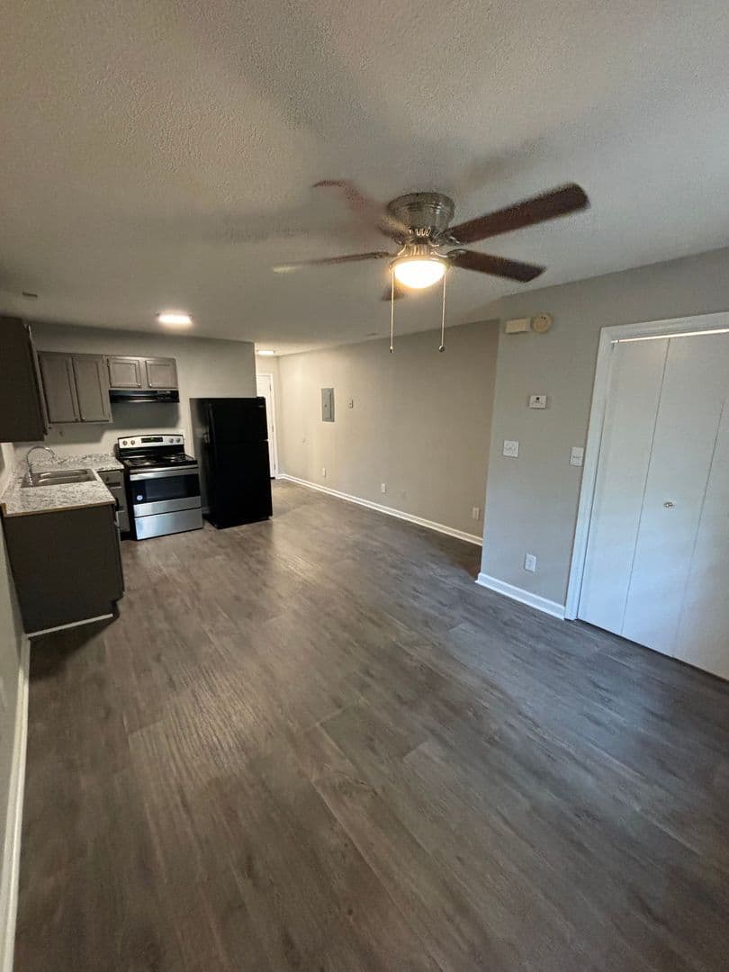 Hixson Apartment: 1802 Hamil Road