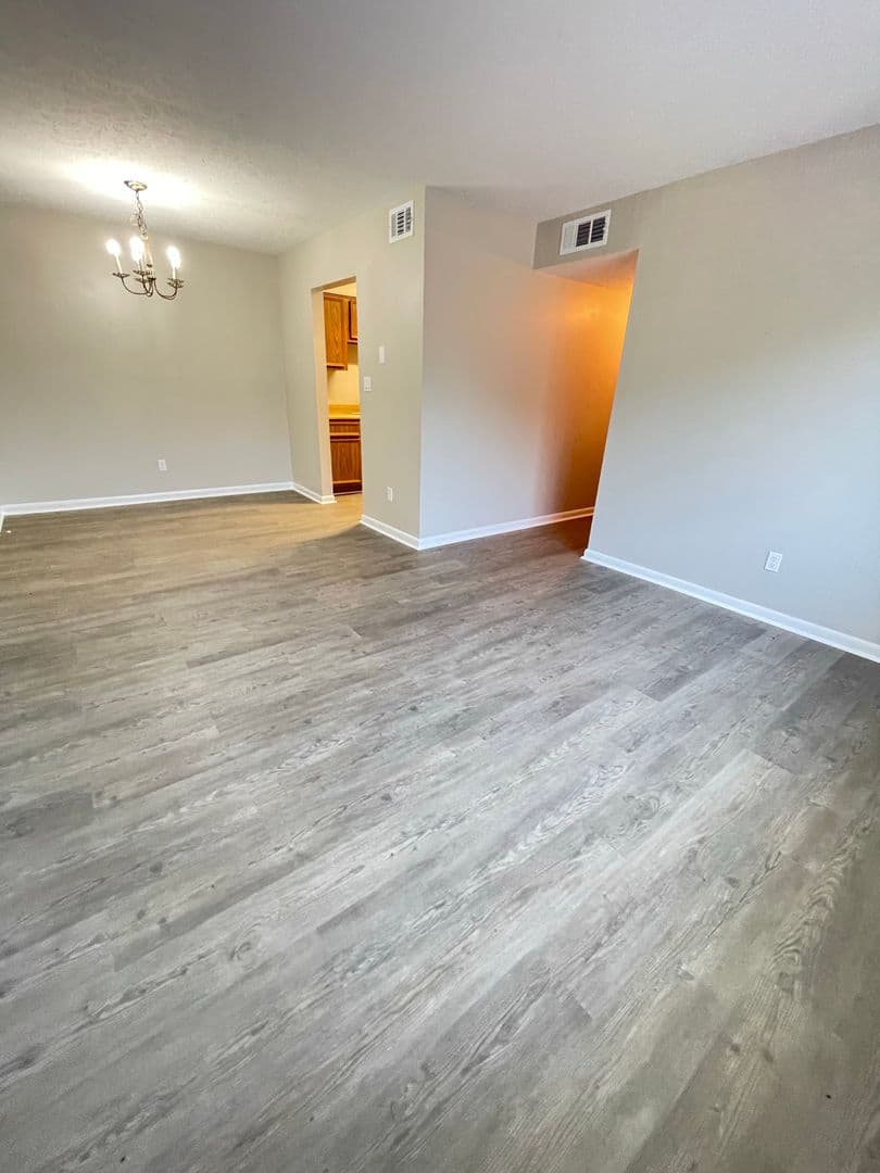 McMinnville Apartment: 314 Oriole Drive
