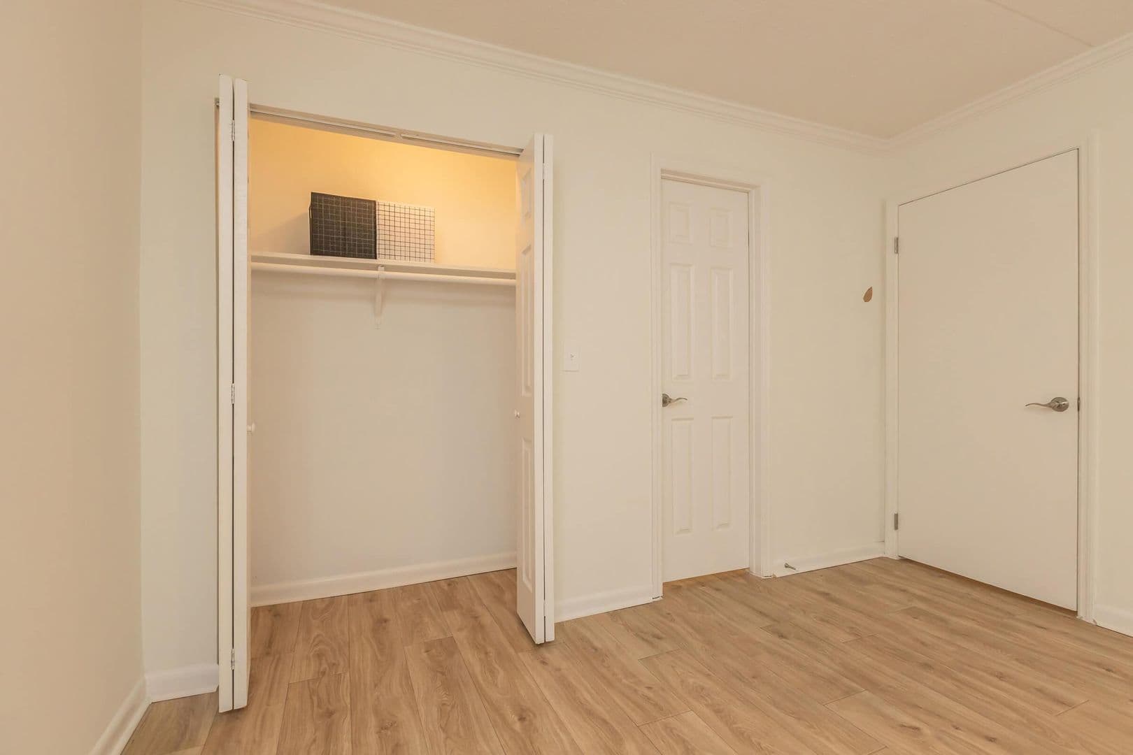 Chattanooga Apartment: 2627 Hixson Pike