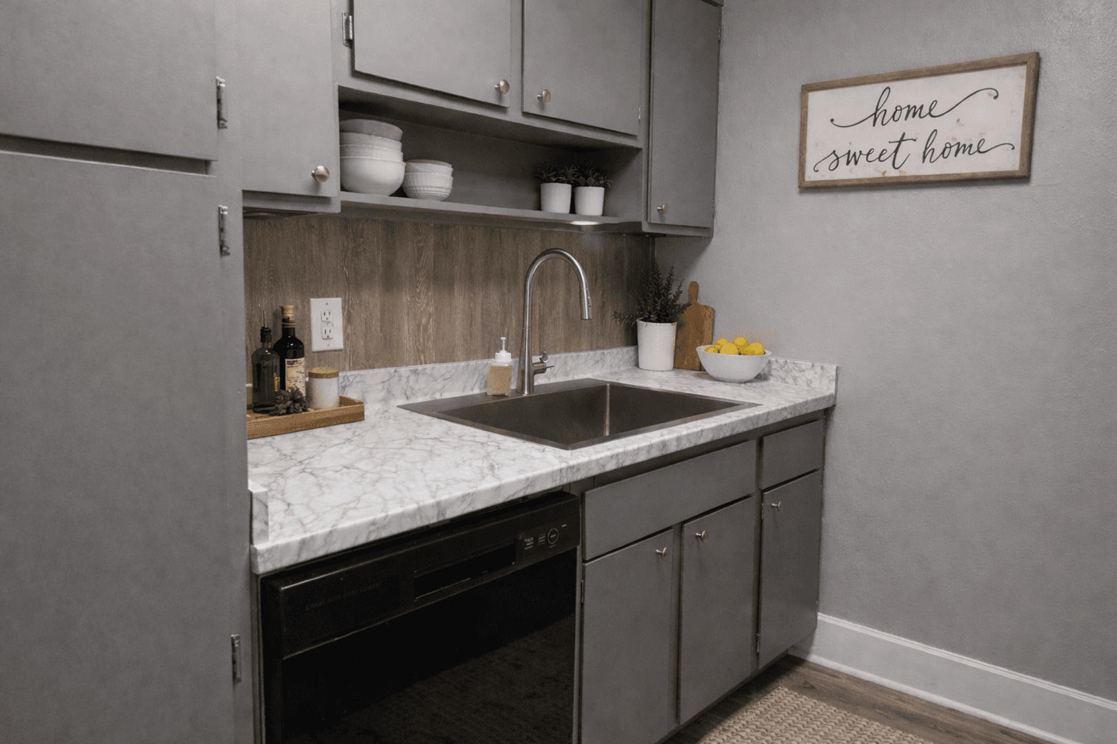 Murfreesboro Apartment: 1315 E. Castle Street
