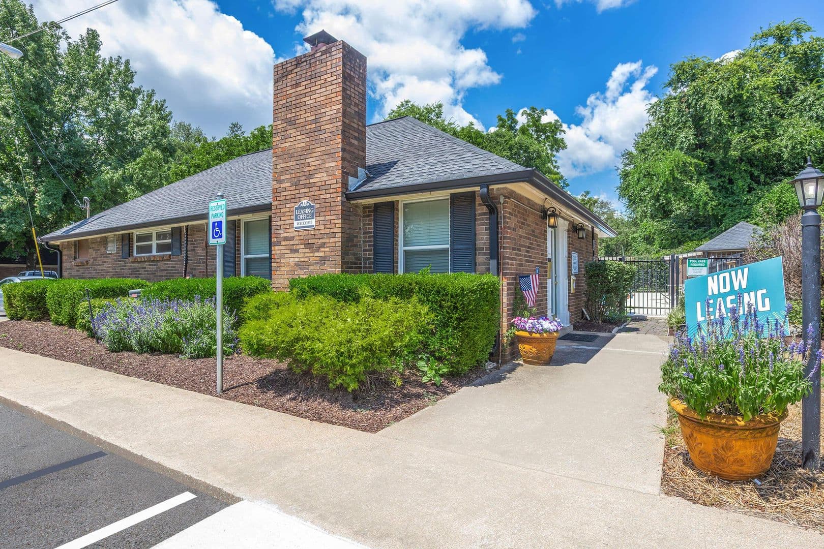 Murfreesboro Apartment: 1315 E. Castle Street