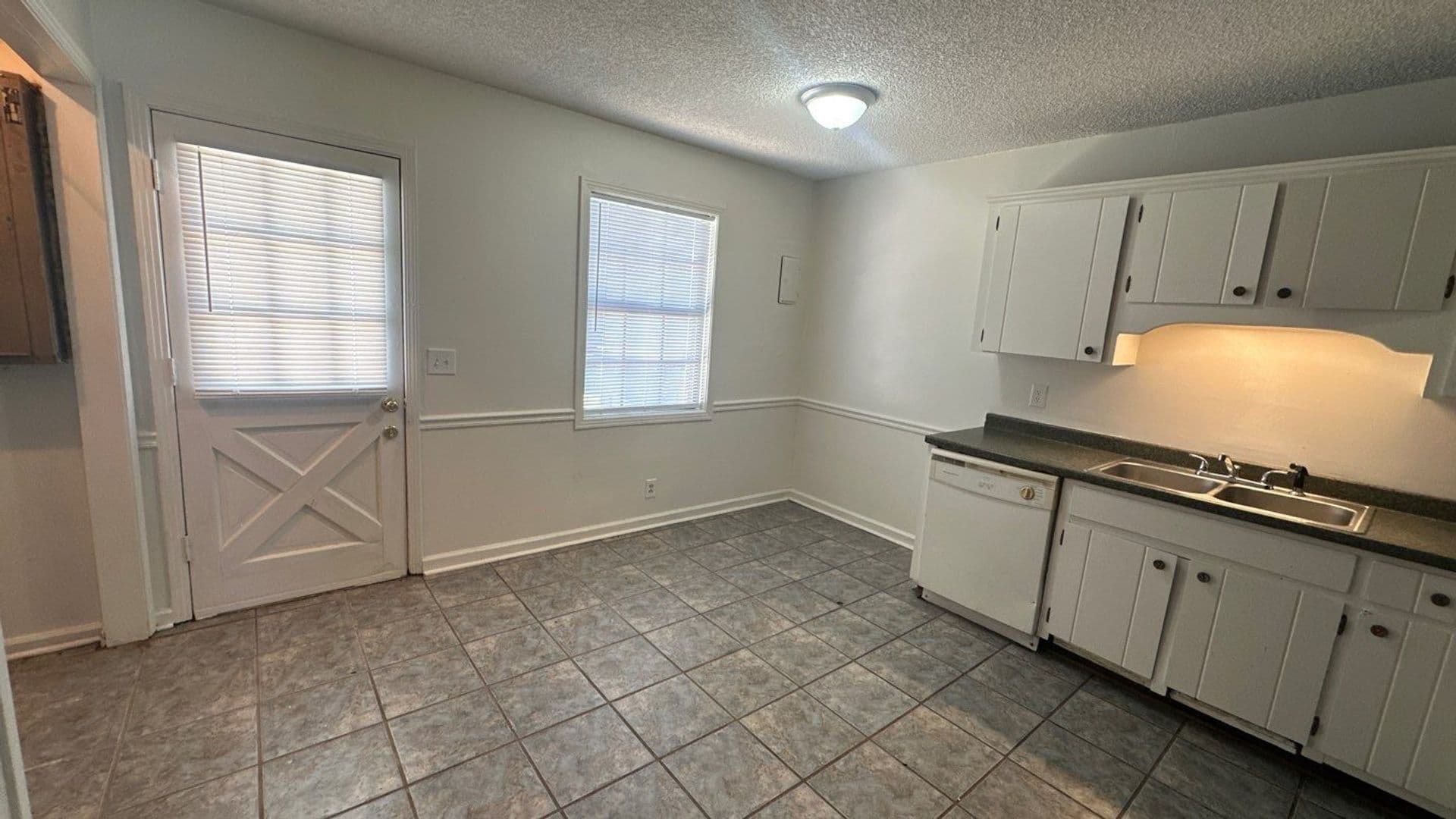 Gallatin Apartment: 1041 Woods Ferry Road