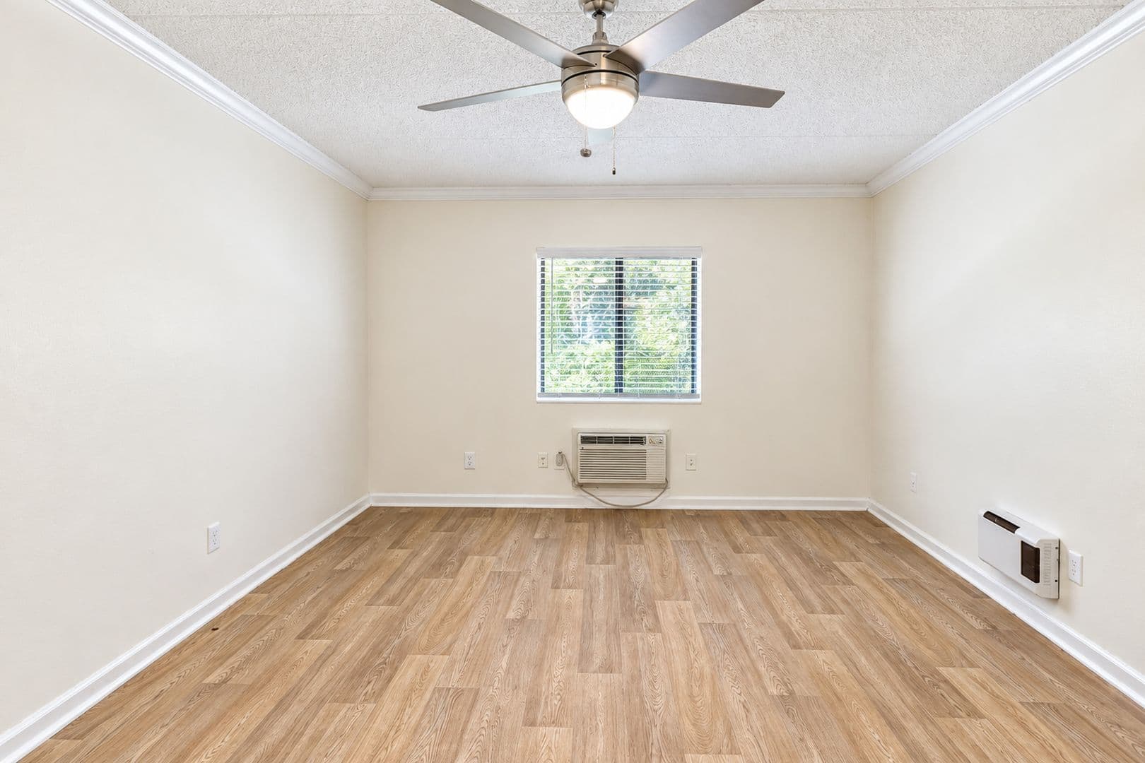 Chattanooga Apartment: 2627 Hixson Pike