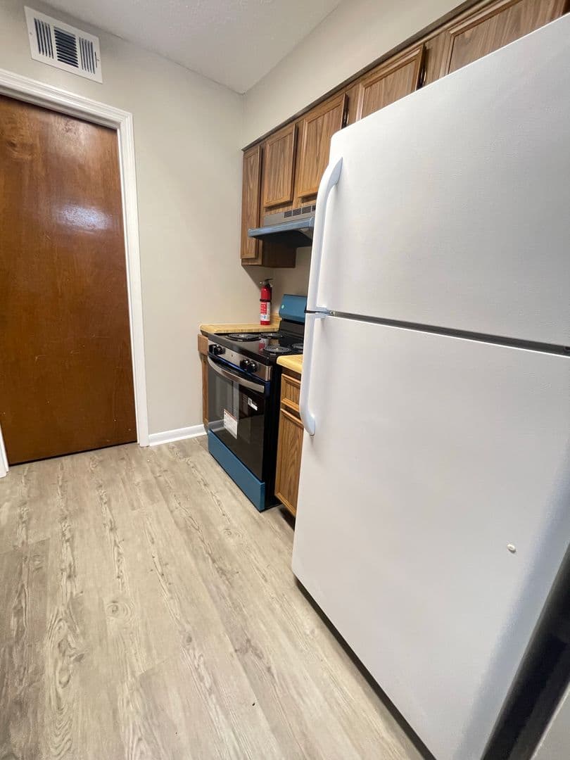 McMinnville Apartment: 314 Oriole Drive