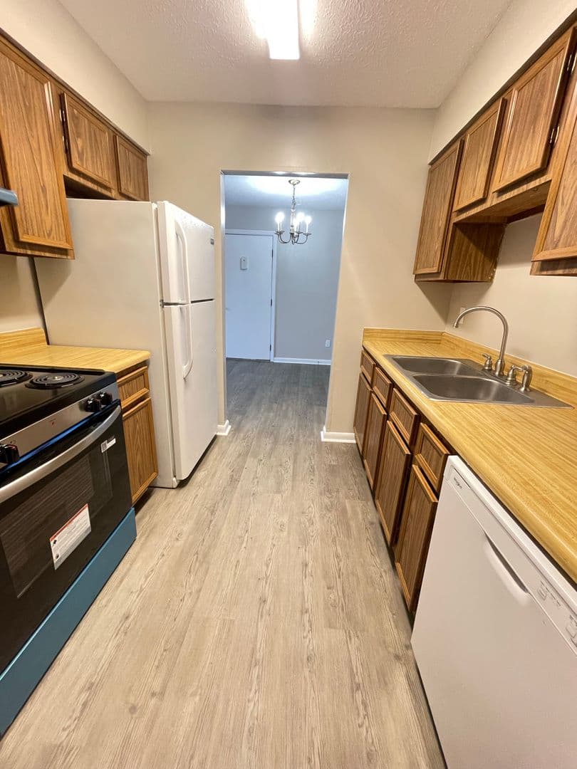 McMinnville Apartment: 314 Oriole Drive