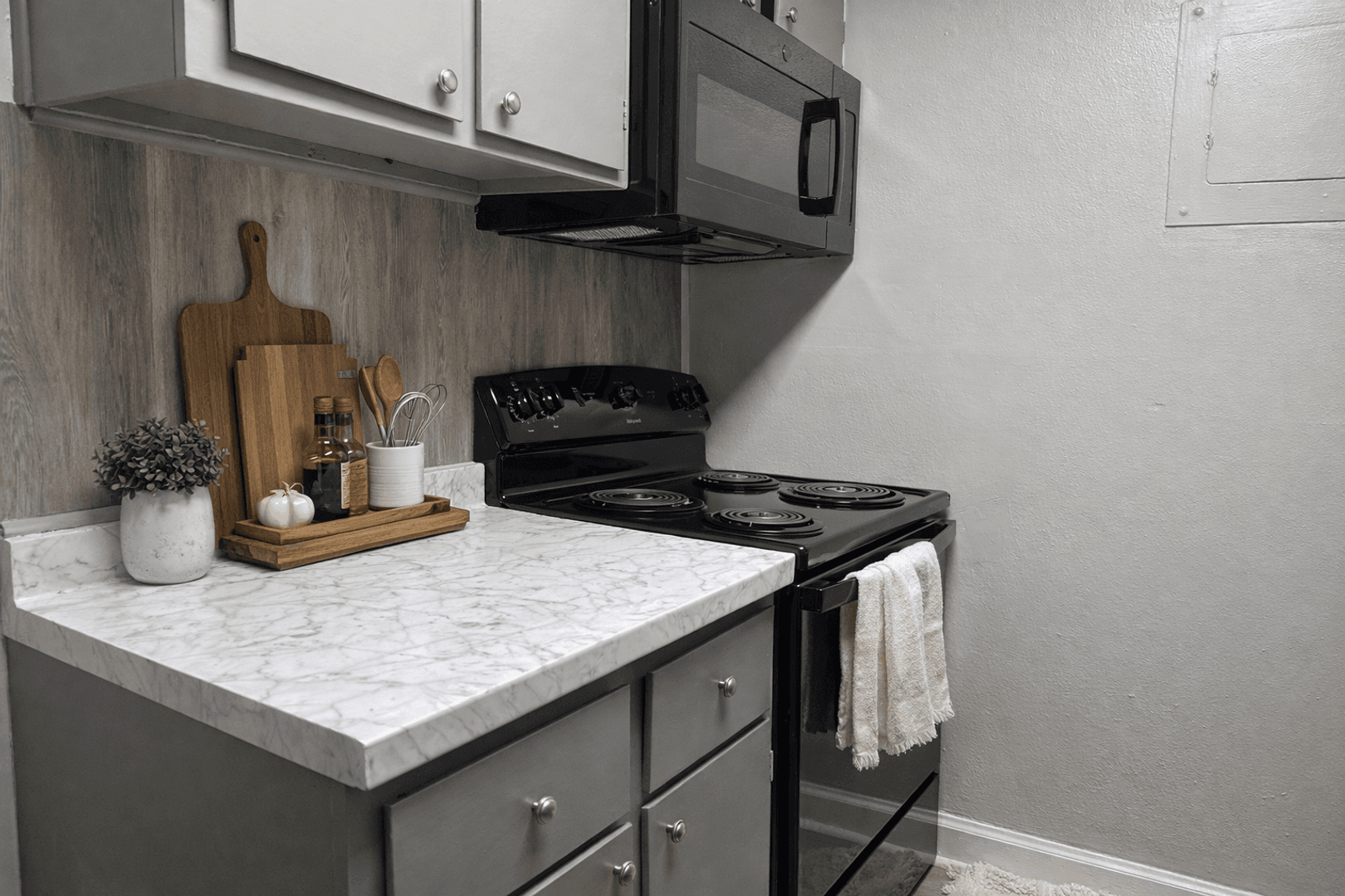 Murfreesboro Apartment: 1315 E. Castle Street