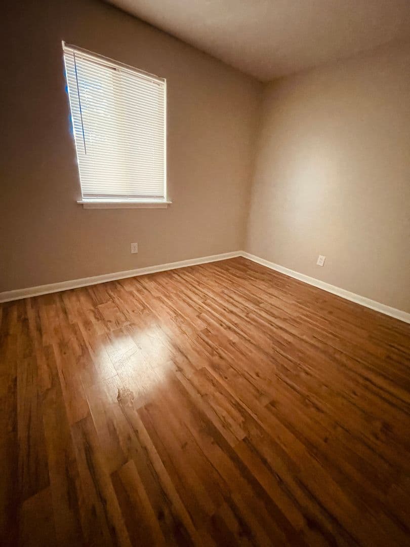 McMinnville Apartment: 314 Oriole Drive