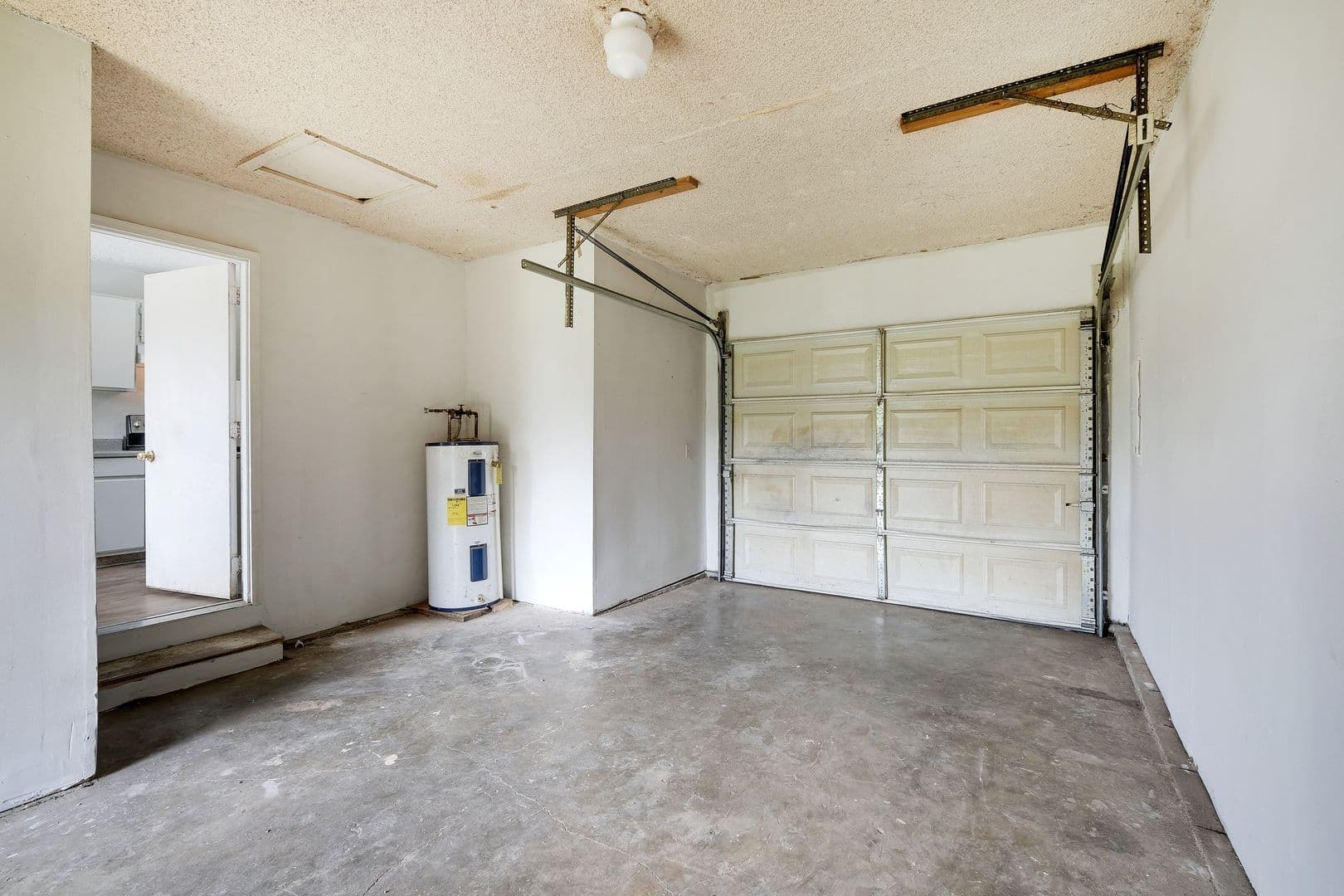 Gallatin House: 104 Walnut Crest Drive