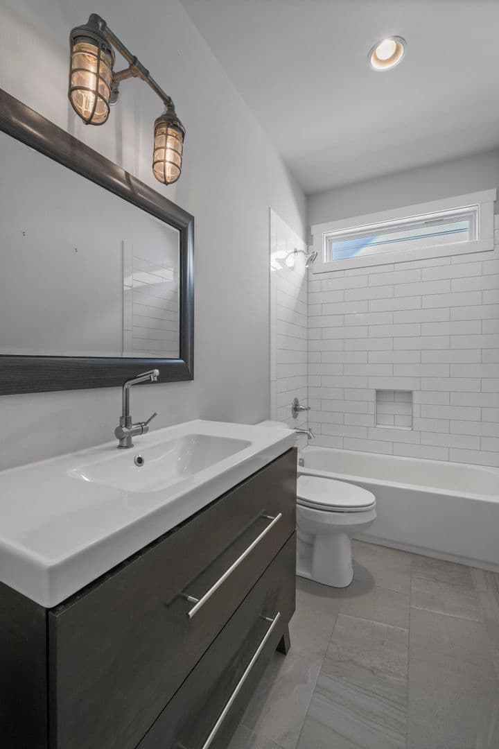 Nashville House: 1811 Cahal Avenue