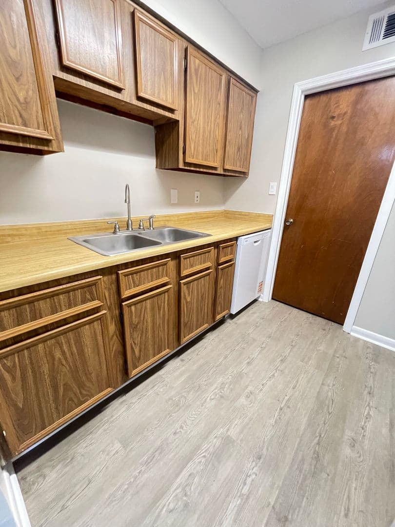 McMinnville Apartment: 314 Oriole Drive