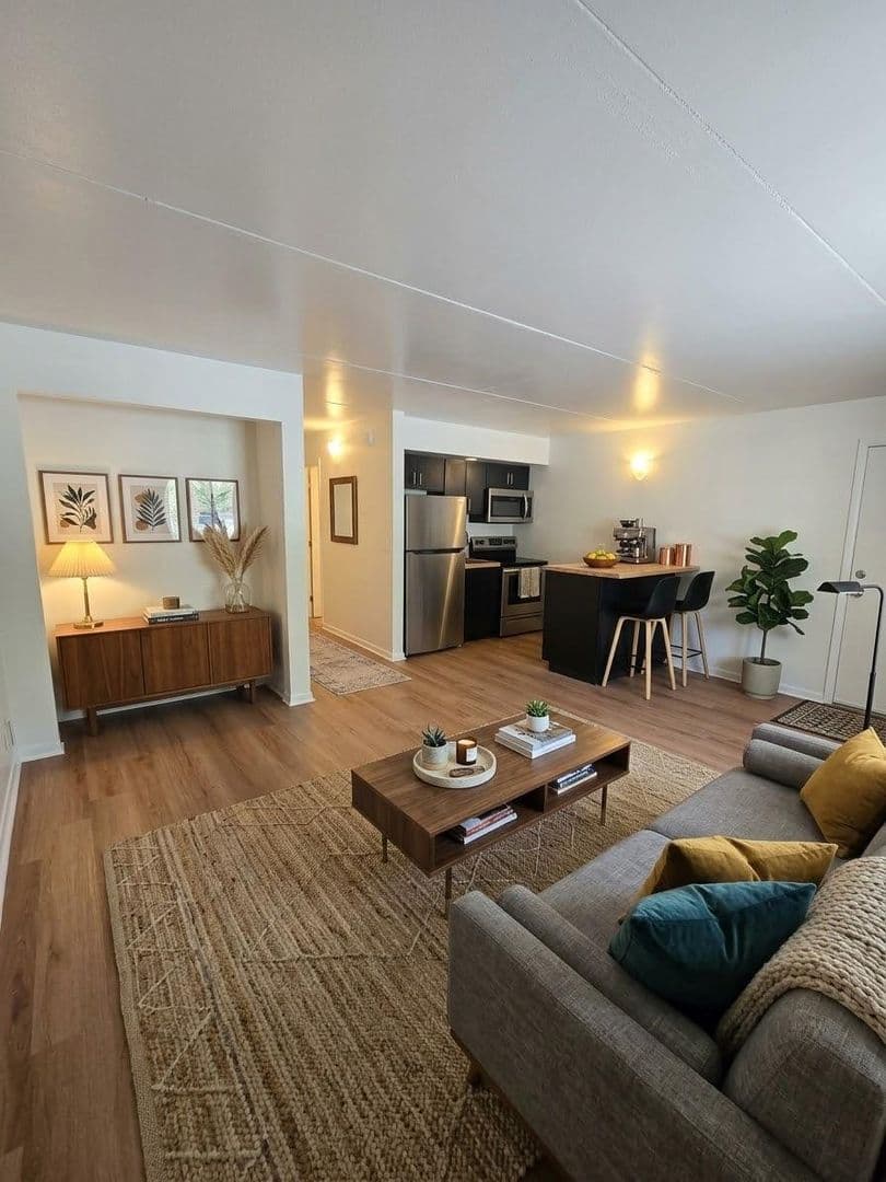 Chattanooga Apartment: 2627 Hixson Pike