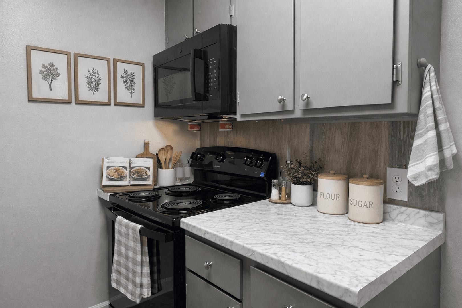 Murfreesboro Apartment: 1315 E. Castle Street