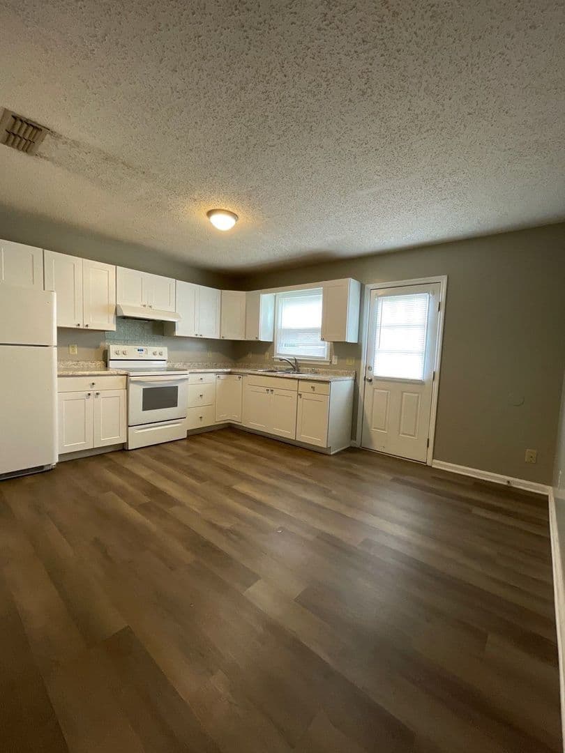 Murfreesboro House: 3638 Barfield Crescent Road