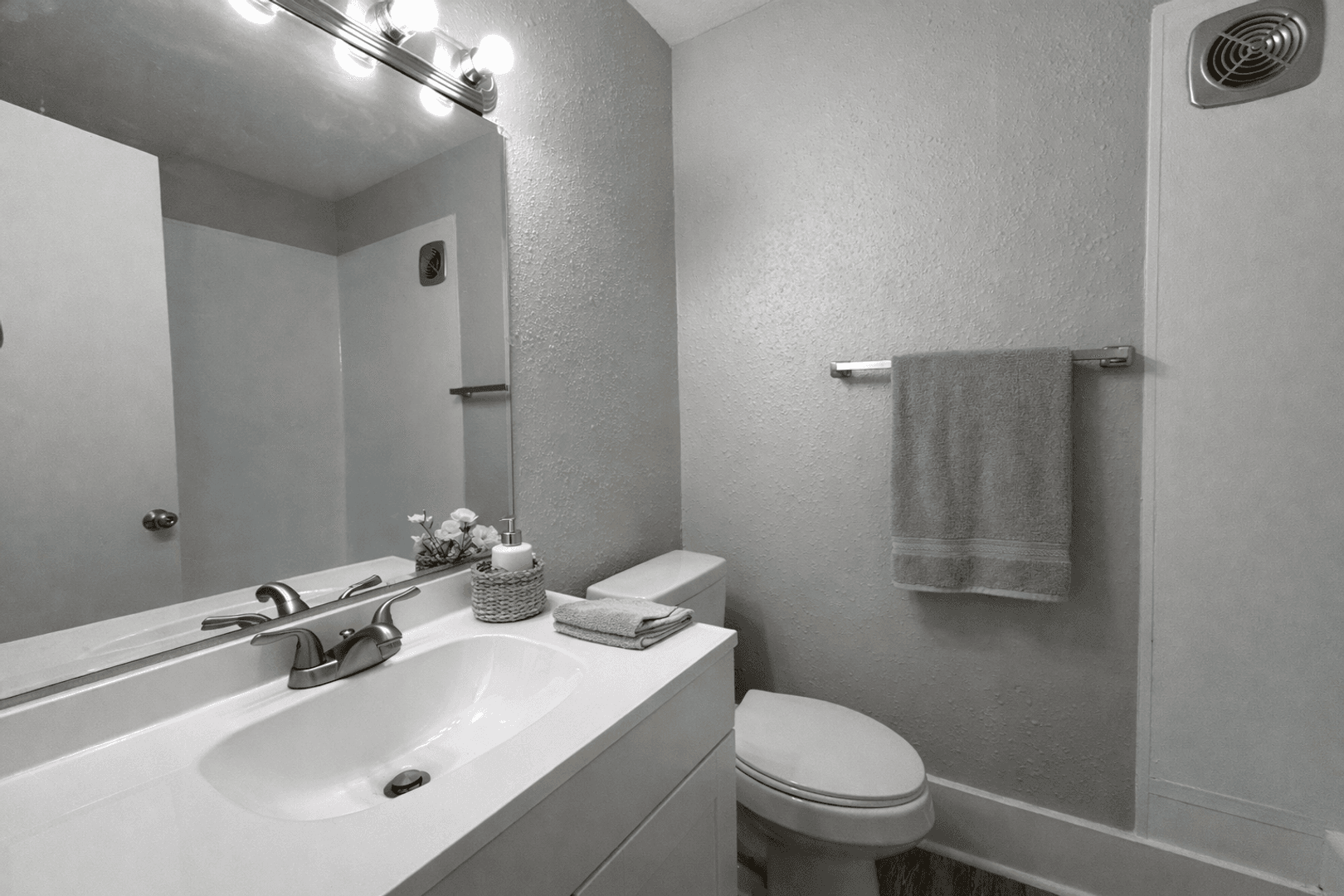 Murfreesboro Apartment: 1315 E. Castle Street