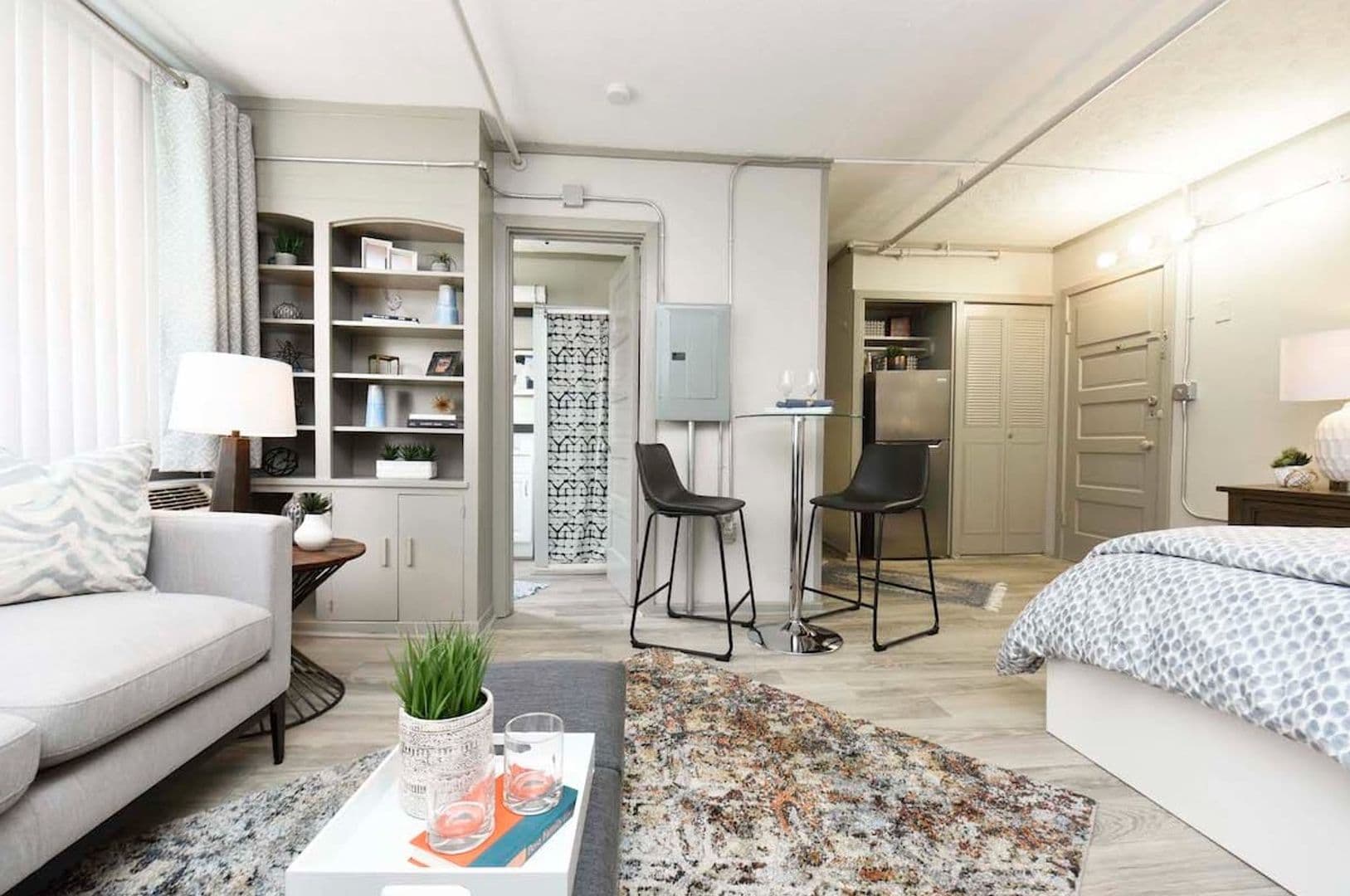 Oak Ridge Apartment: 82 E. Tennessee Ave