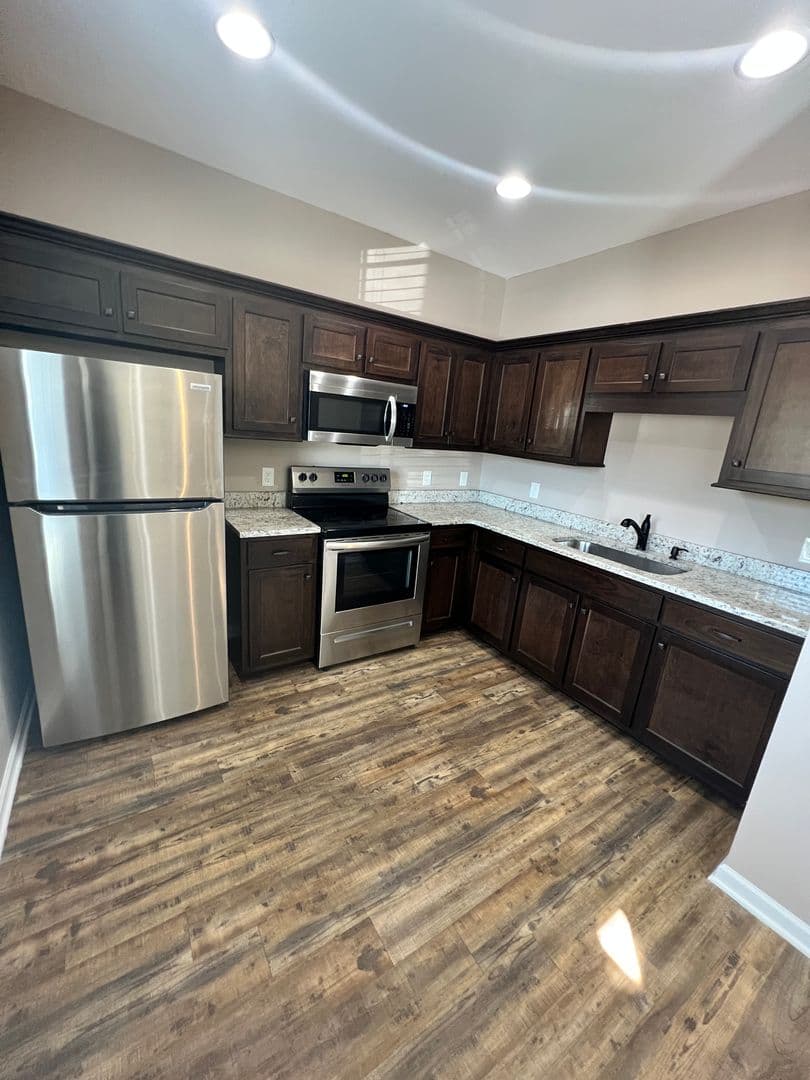 Shelbyville Apartment: 212 Buffalo Valley Drive