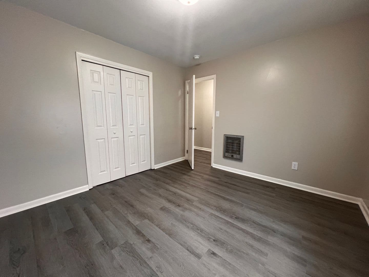 Livingston Apartment: 900 Preston Street - D