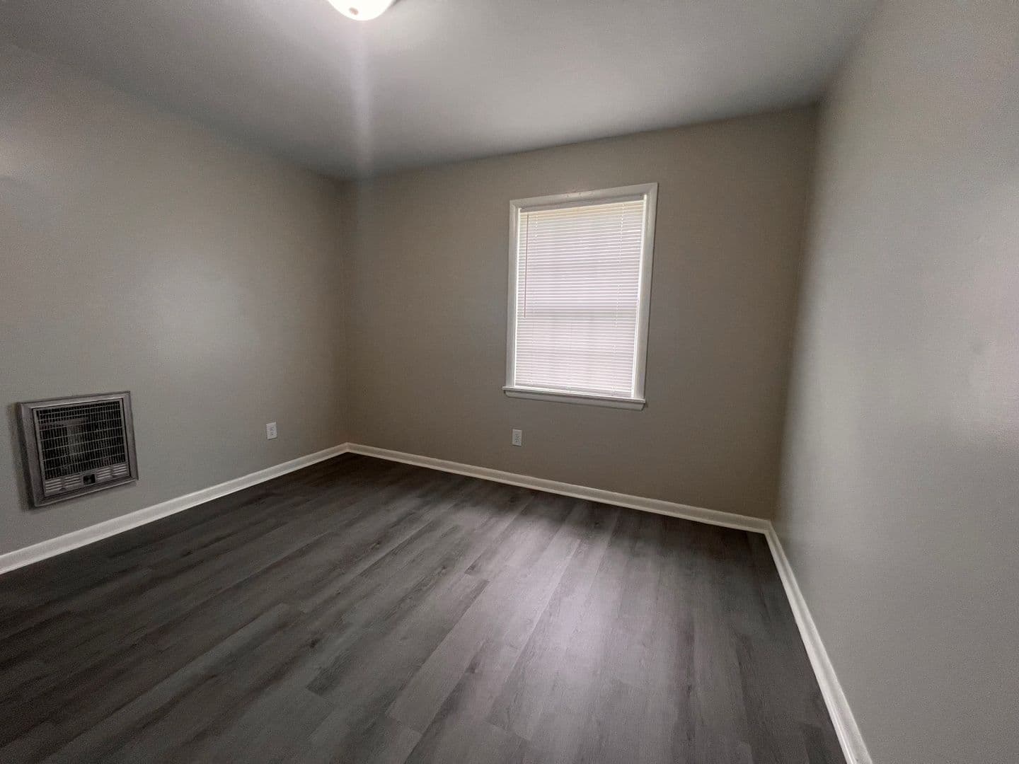 Livingston Apartment: 900 Preston Street - D