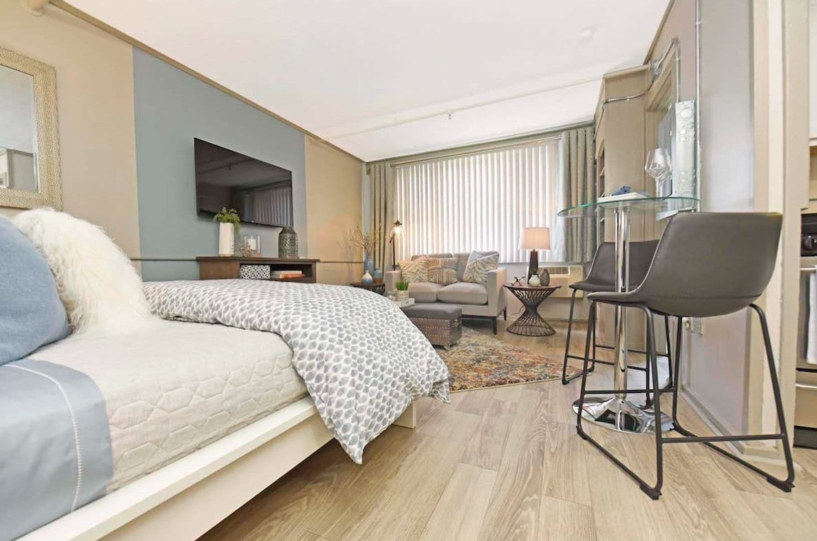 Oak Ridge Apartment: 82 E. Tennessee Ave