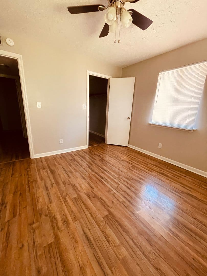 McMinnville Apartment: 314 Oriole Drive