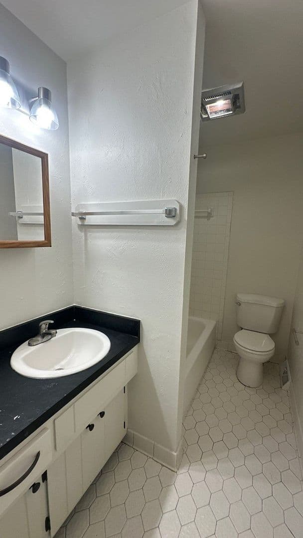 Gallatin Apartment: 1041 Woods Ferry Road