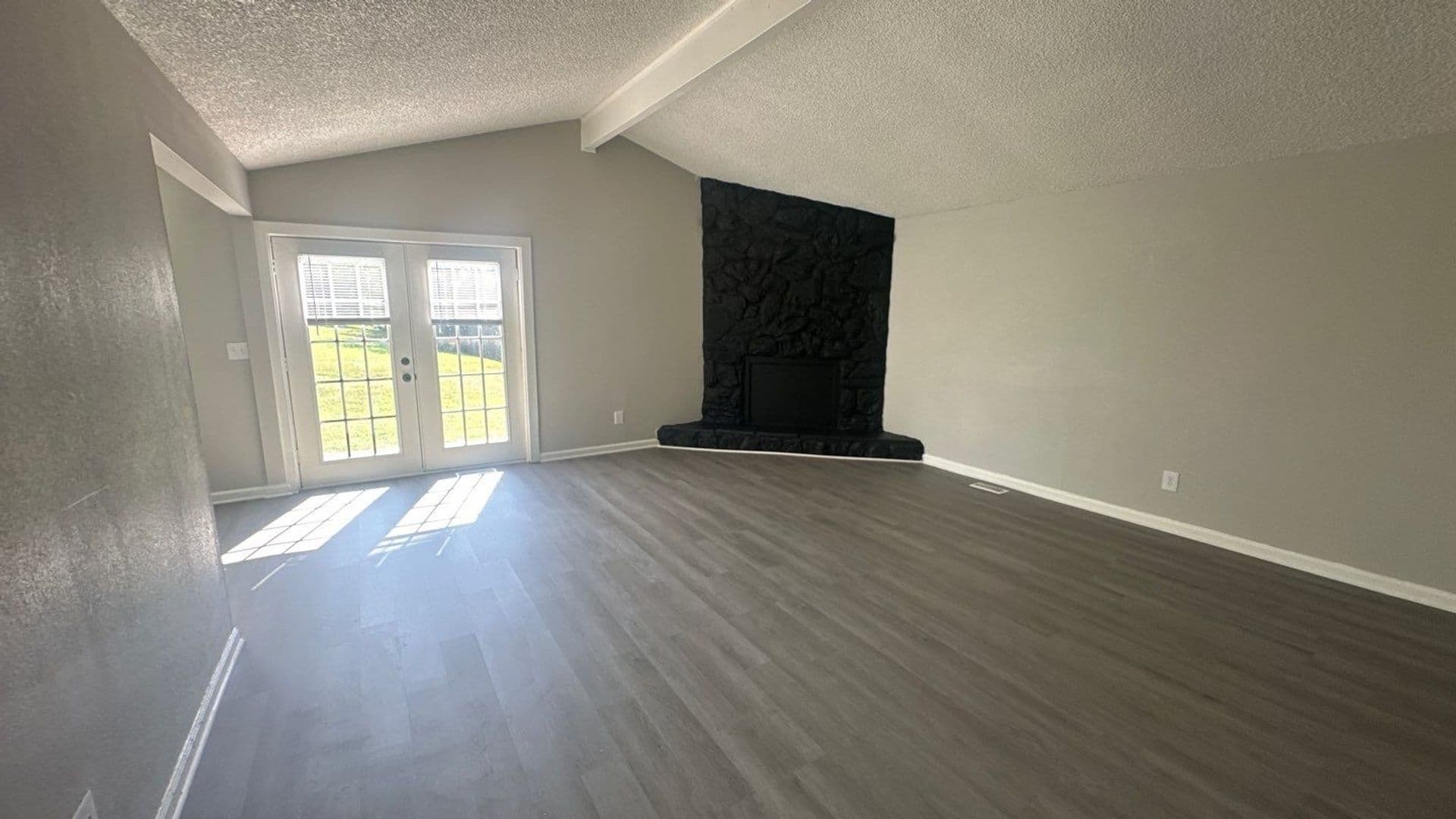 Gallatin House: 104 Walnut Crest Drive