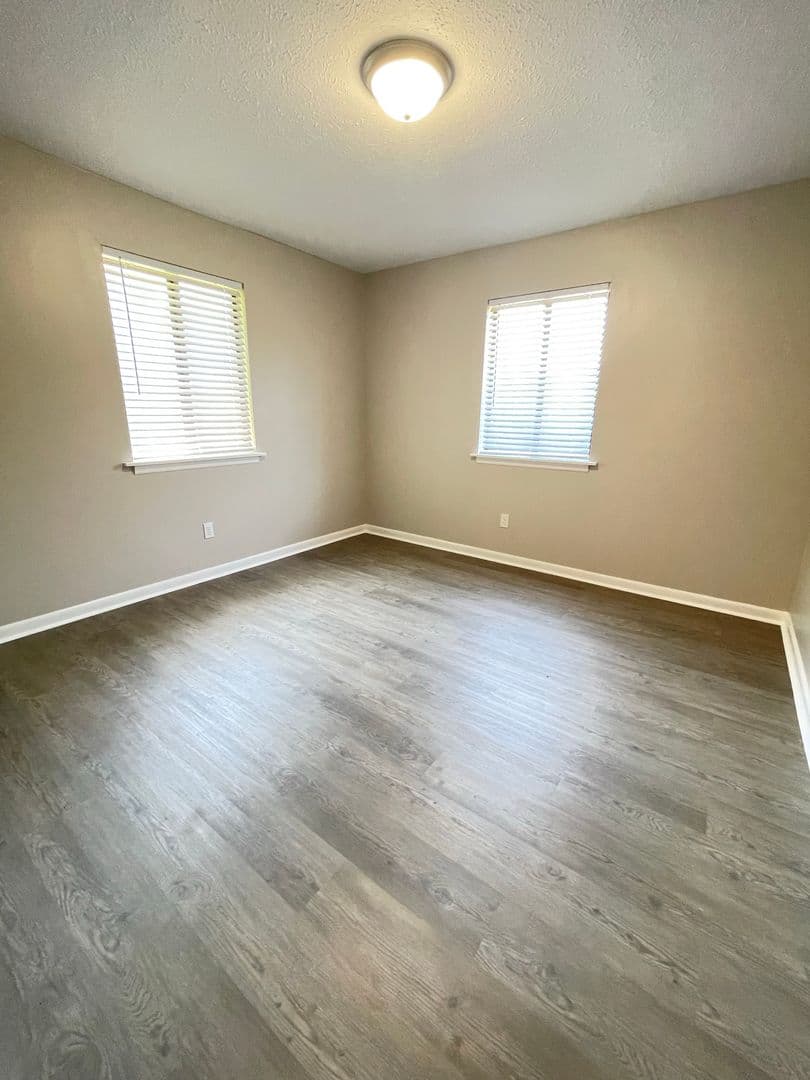 McMinnville Apartment: 314 Oriole Drive