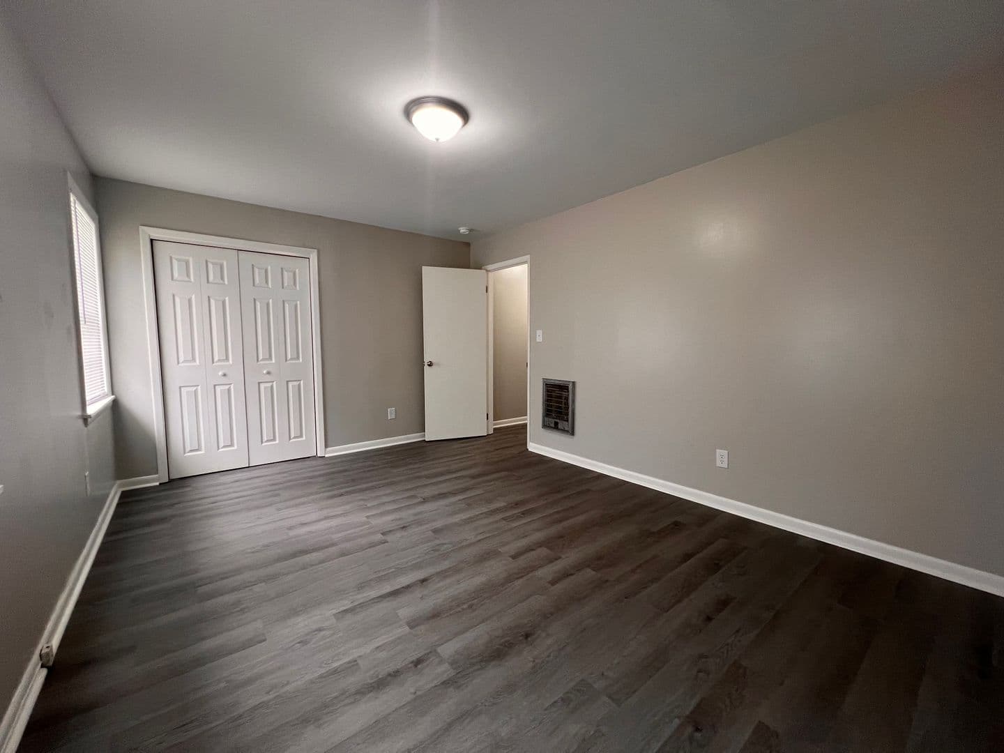 Livingston Apartment: 900 Preston Street - D