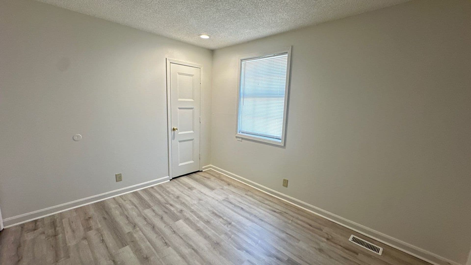 Gallatin Apartment: 1041 Woods Ferry Road