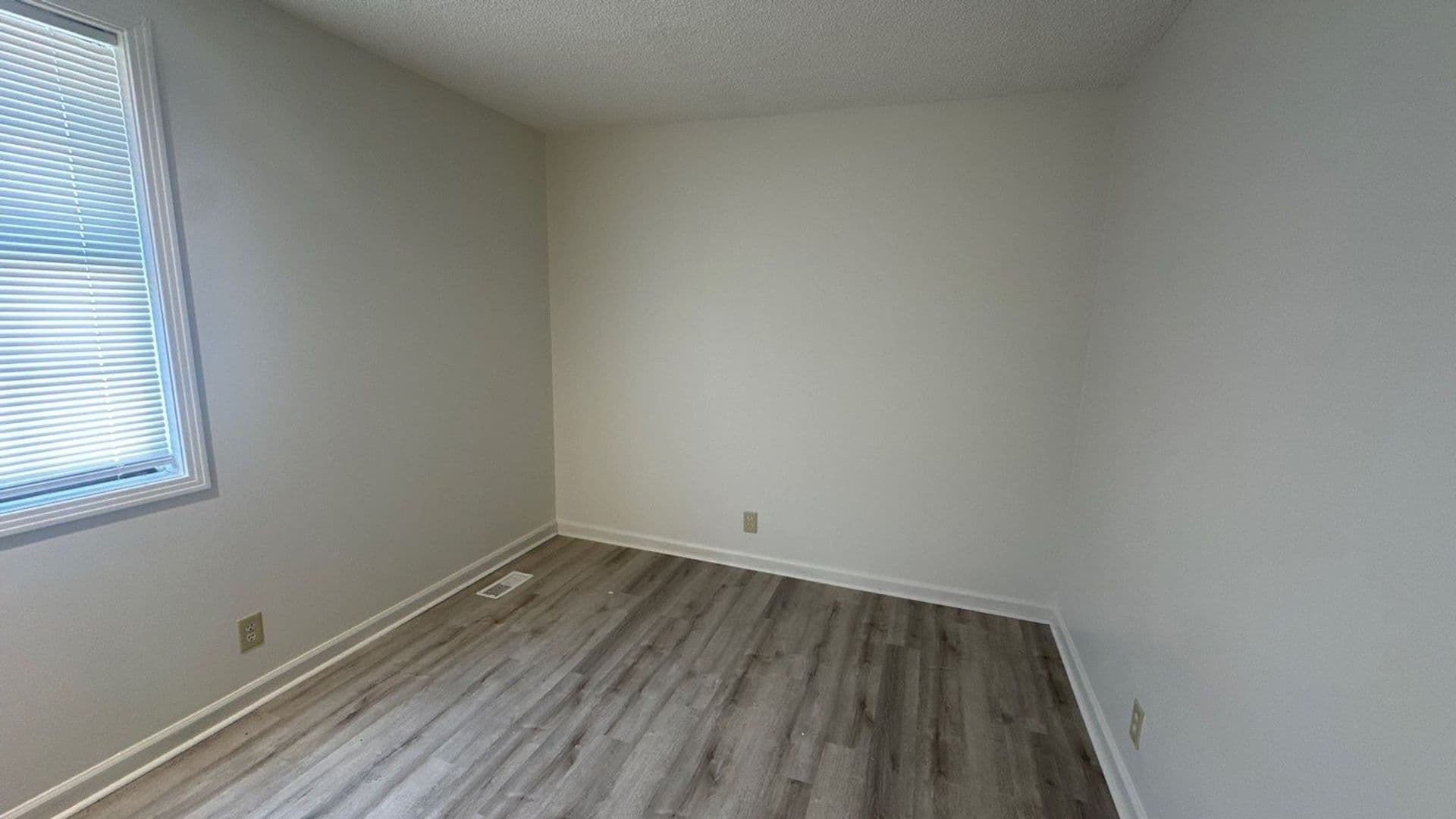 Gallatin Apartment: 1041 Woods Ferry Road