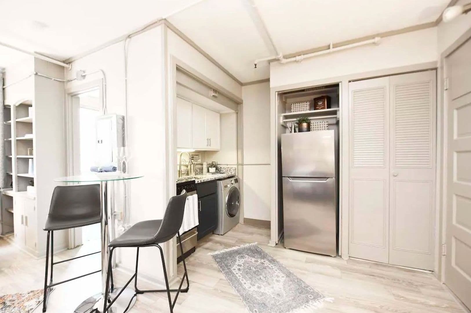 Oak Ridge Apartment: 82 E. Tennessee Ave
