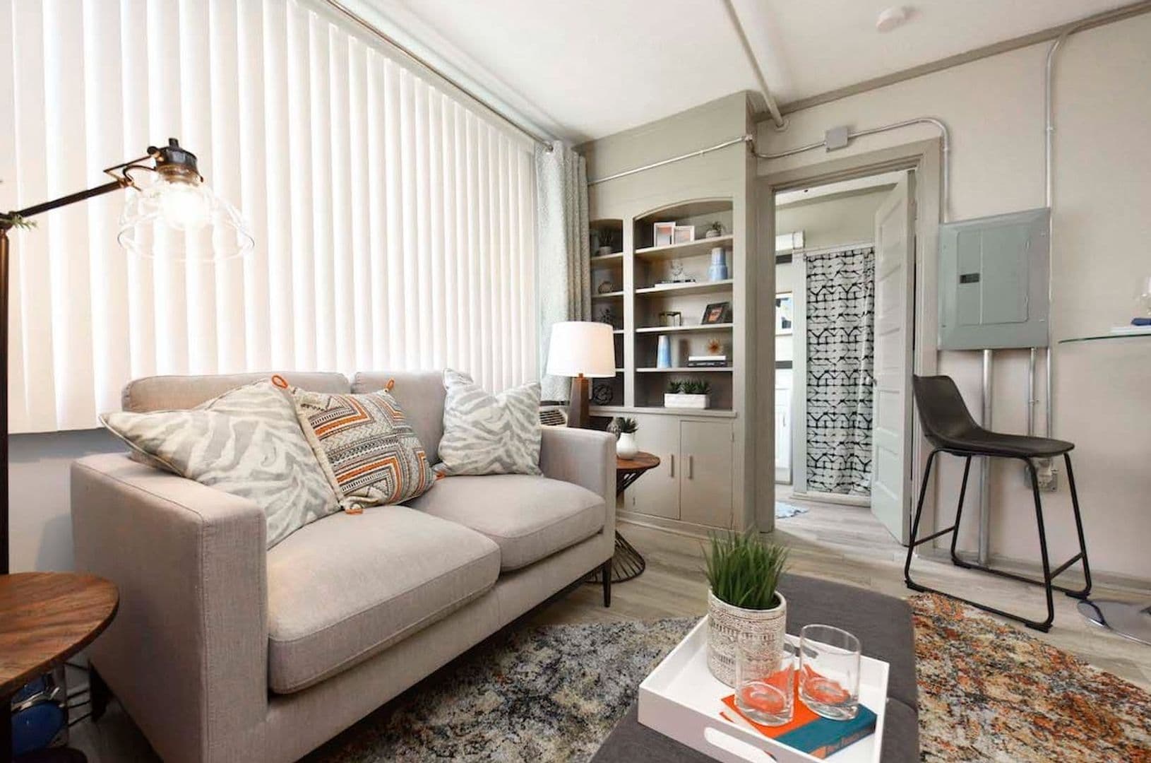 Oak Ridge Apartment: 82 E. Tennessee Ave