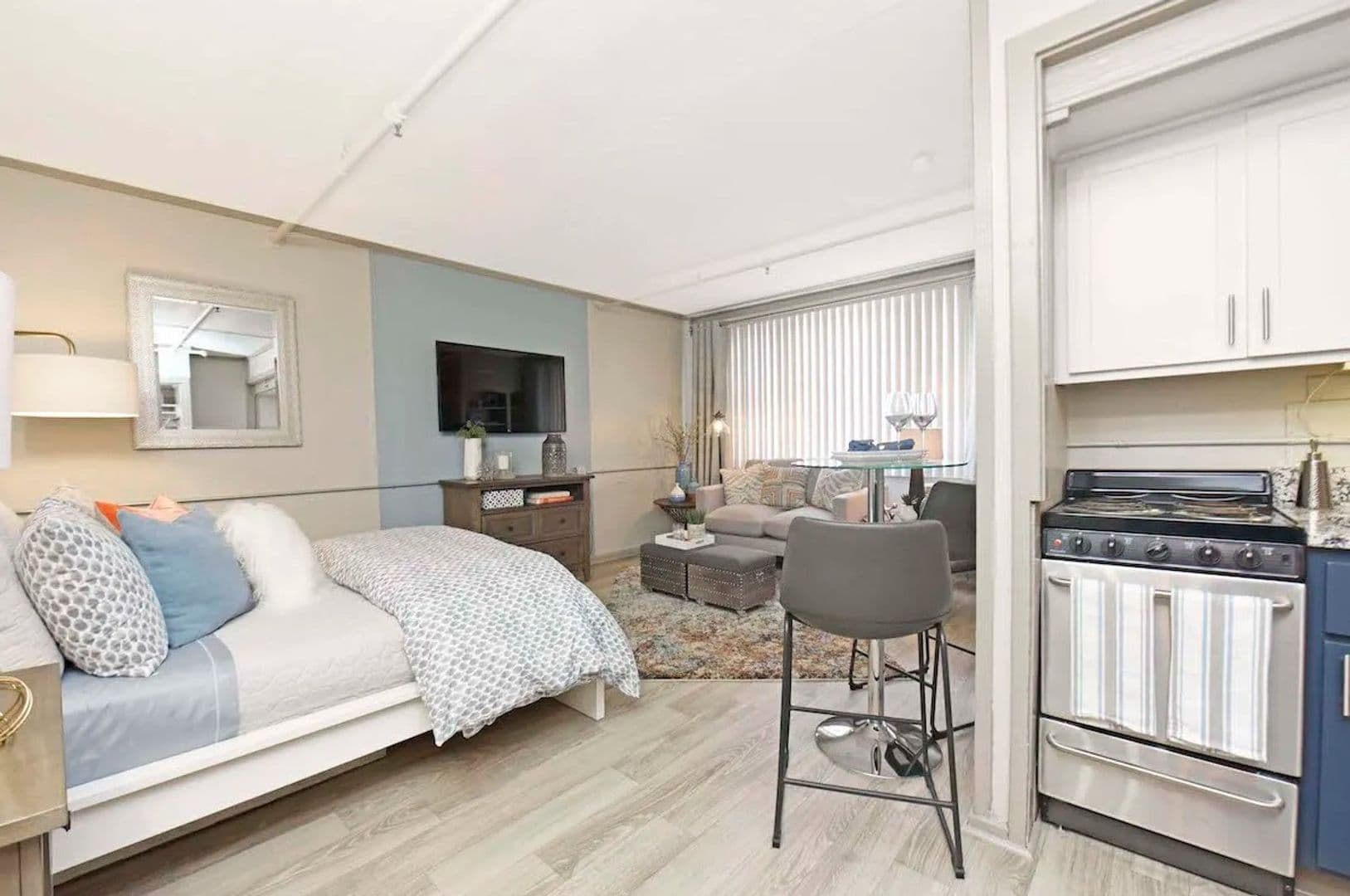 Oak Ridge Apartment: 82 E. Tennessee Ave
