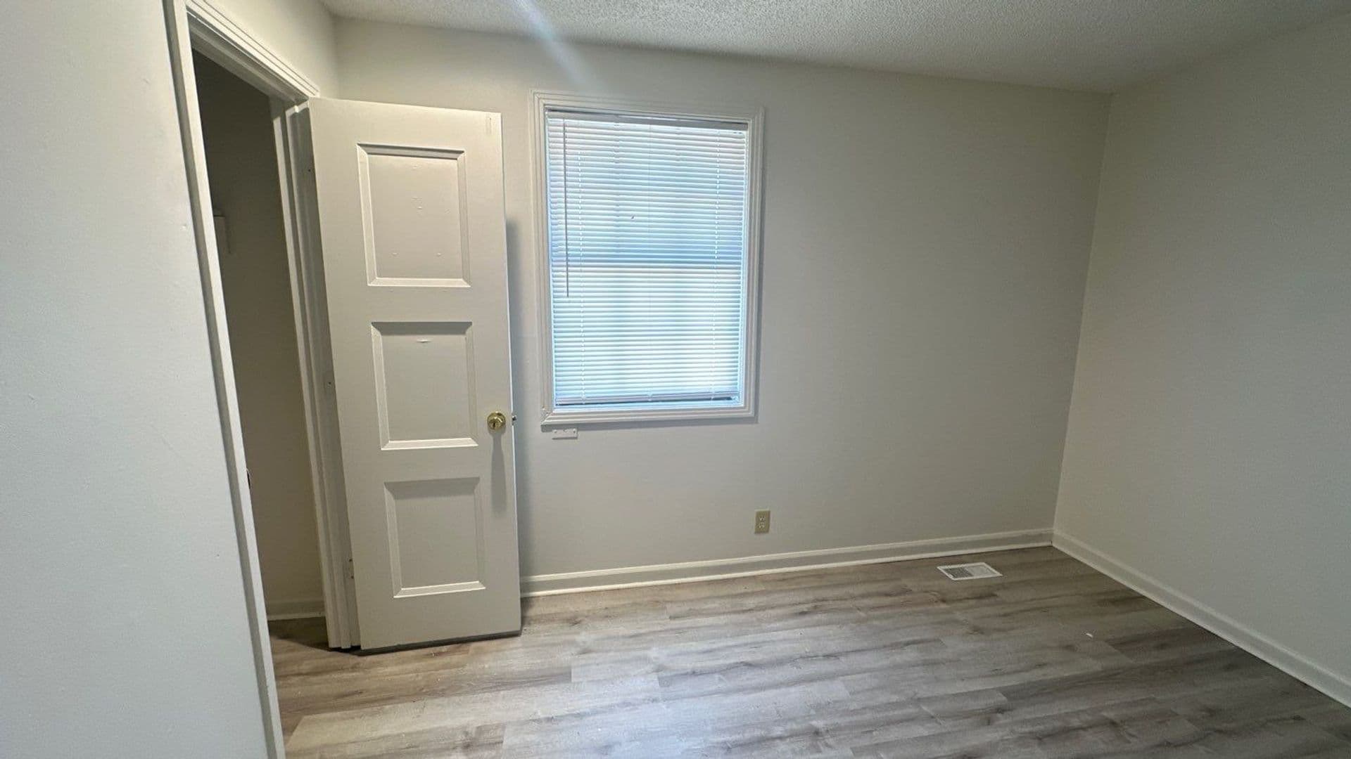 Gallatin Apartment: 1041 Woods Ferry Road