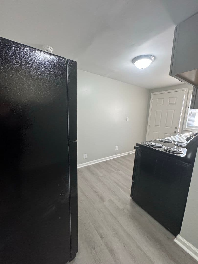 Johnson City Apartment: 712 Lamont St.