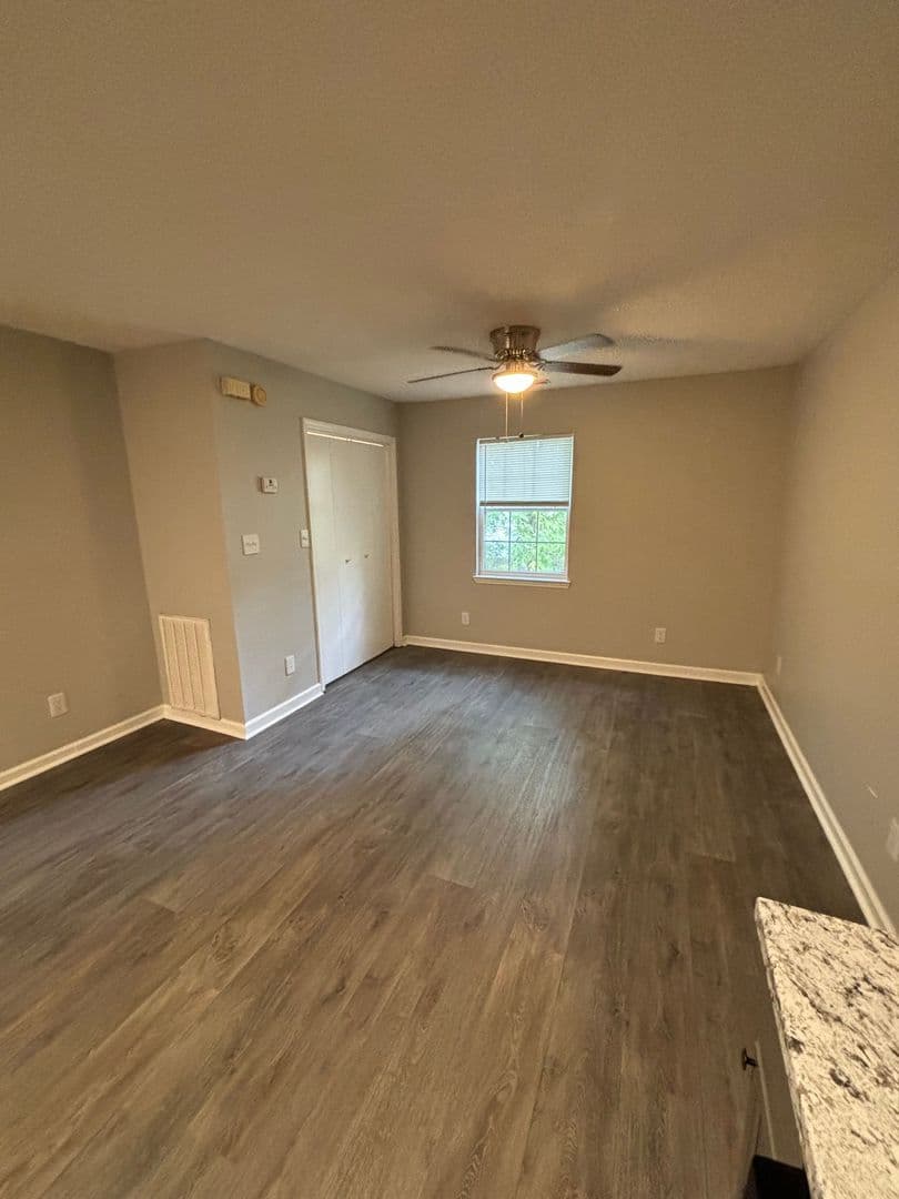 Hixson Apartment: 1802 Hamil Road