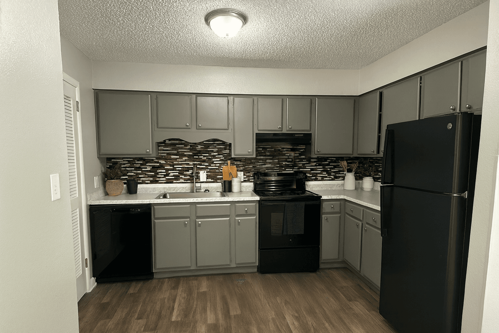 Murfreesboro Apartment: 1315 E. Castle Street