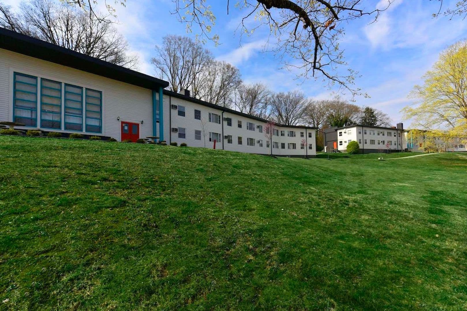 Oak Ridge Apartment: 82 E. Tennessee Ave