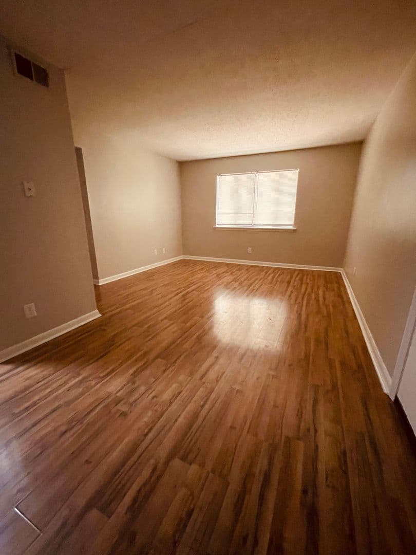 McMinnville Apartment: 314 Oriole Drive