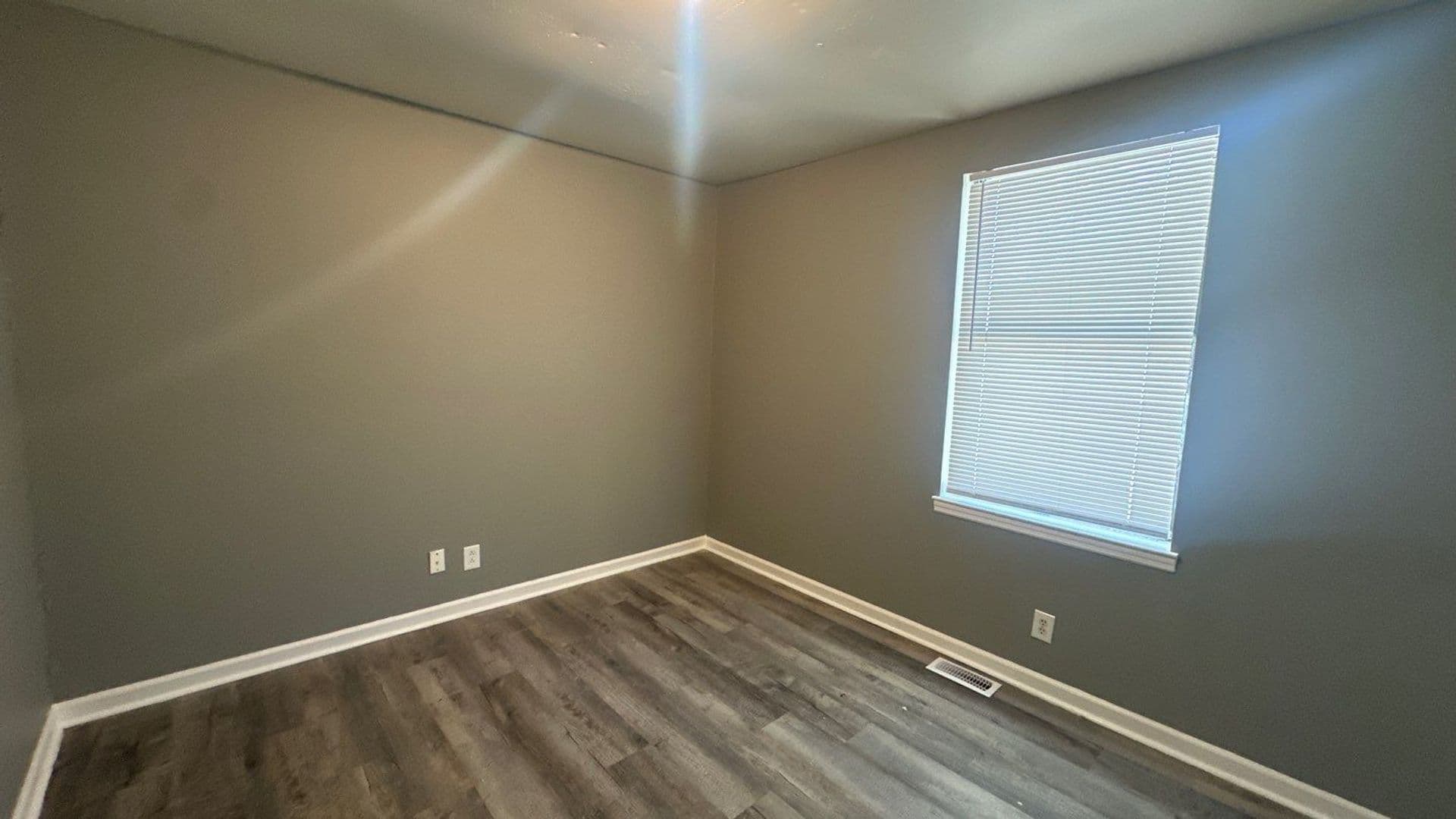 Gallatin House: 224 Greenleaf Circle